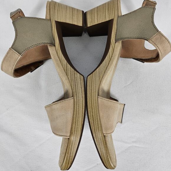 NAOT WOMEN'S BEIGE / GOLD STRAPPY PLATFORM BLOCK HEELS - SIZE 9.5 (40) - Picture 11 of 11